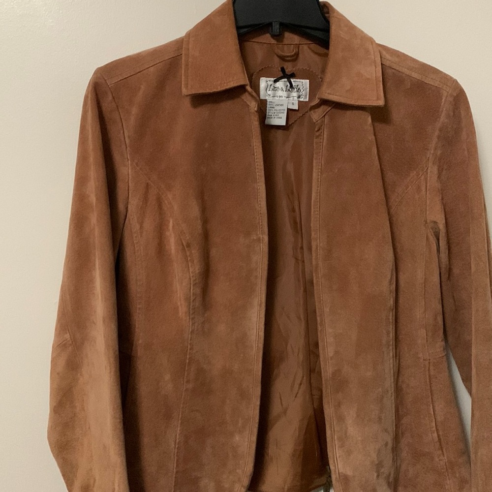 Form fitting Brown Suede Jacket!